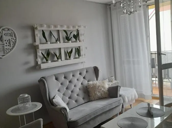 アパート Apartament Na Przylesiu シフィノウイシチェ